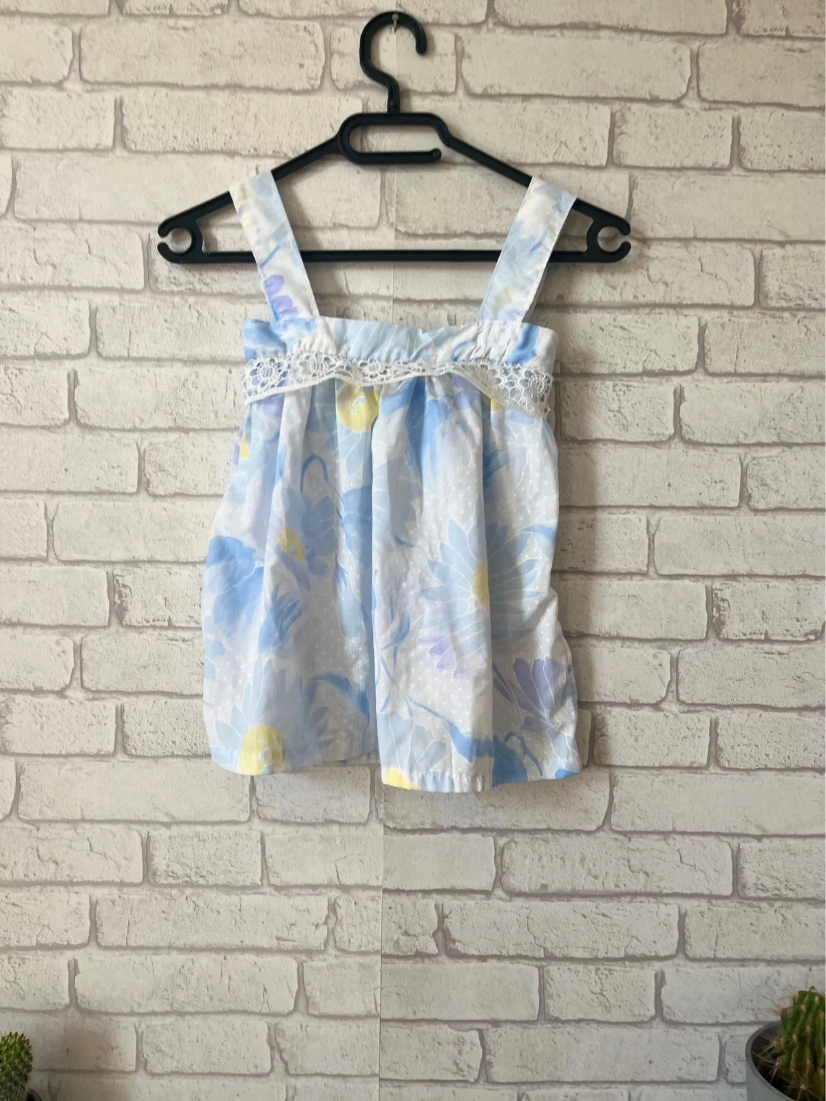Robe légère à fleurs bleu pastel – Taille 18/24 mois – Bon état